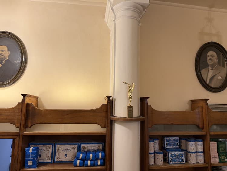 The &ldquo;Kindness&rdquo; Award, received by the Biscottificio in 1971